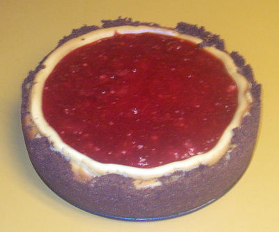 Strawberry glazed cheesecake w/ginger snap crust